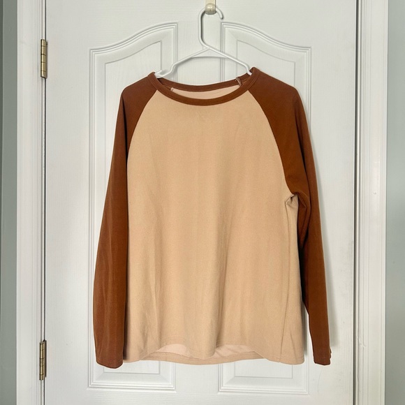 Tops - Two-Tone Long Sleeve Shirt